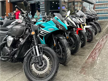 Burrata Motors Captivates Riders' Hearts with Diverse Motor Categories: Scooter, Enduro-Chopper, Naked, and Touring!